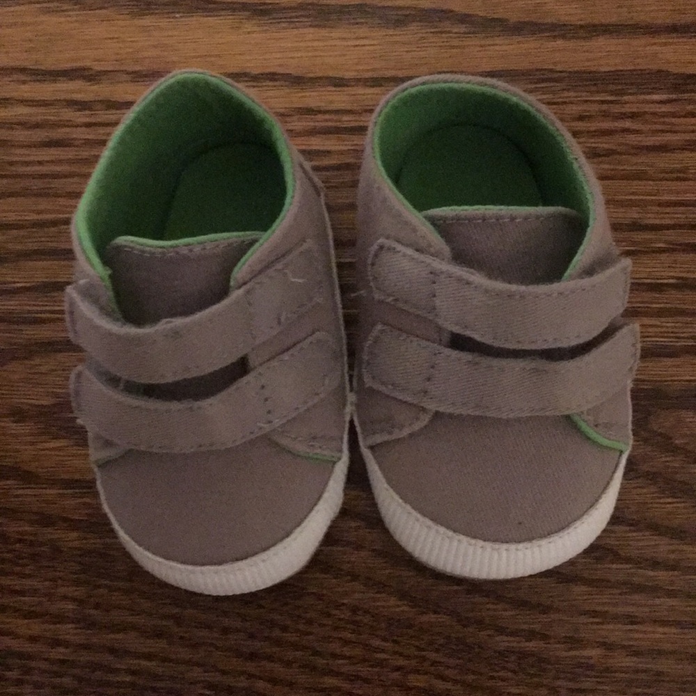 NWOT Baby shoes